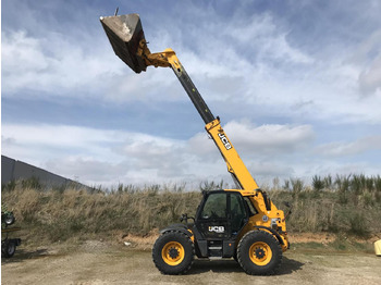 Teleskopiskais iekrāvējs JCB