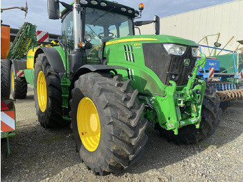 Traktors JOHN DEERE 6215R