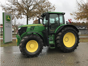 Traktors JOHN DEERE 6215R
