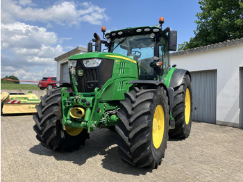 Traktors JOHN DEERE 6215R
