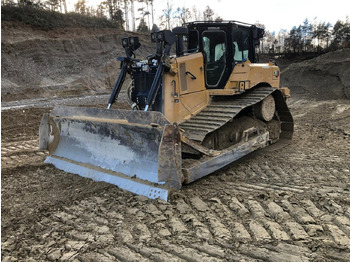 Buldozers CATERPILLAR D6