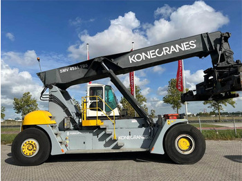 Sānu konteineru krāvējs KONECRANES