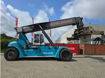 Sānu konteineru krāvējs KONECRANES