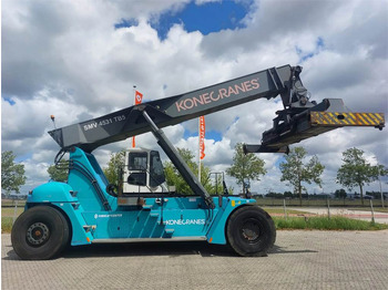 Sānu konteineru krāvējs KONECRANES