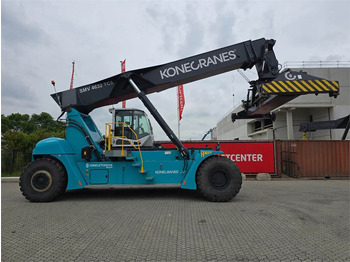 Sānu konteineru krāvējs KONECRANES