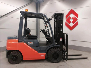 Dīzeļiekrāvējs TOYOTA FDF 25