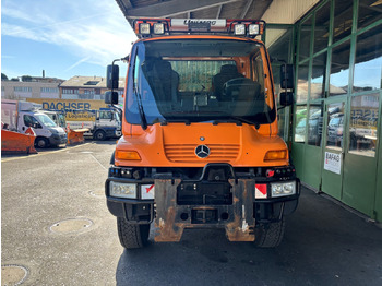 Kravas automašīna pašizgāzējs UNIMOG U400: foto 3