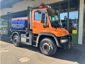 Kravas automašīna pašizgāzējs UNIMOG U400
