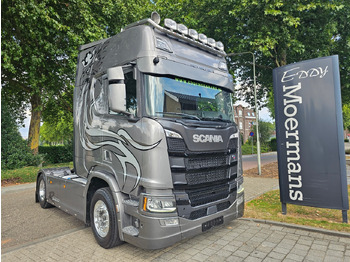 Vilcējs SCANIA R 520