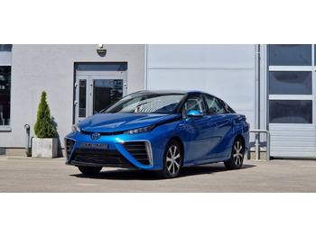 Sedans TOYOTA