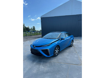 Sedans TOYOTA