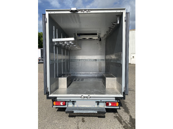 Komercauto refrižerators pārvadāšana ēdiena RENAULT master: foto 3 Komercauto refrižerators pārvadāšana ēdiena RENAULT master: foto 3