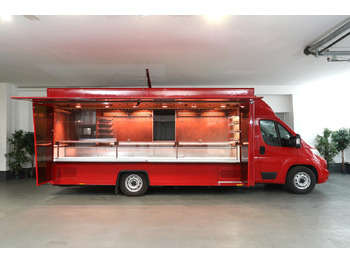 Tirdzniecības kravas automašīna