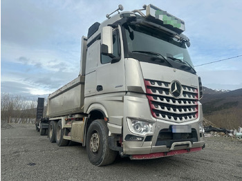 Kravas automašīna pašizgāzējs MERCEDES-BENZ Arocs 2658