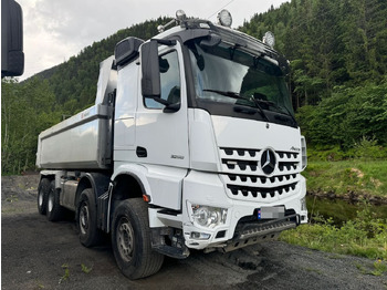 Kravas automašīna pašizgāzējs MERCEDES-BENZ Arocs 3258