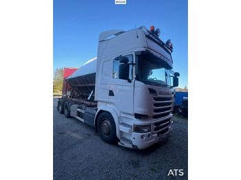Kravas automašīna ar slēgto virsbūvi SCANIA R 580