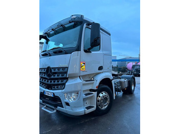 Vilcējs MERCEDES-BENZ Arocs 1843