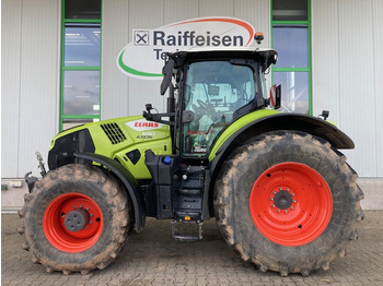 Traktors CLAAS Axion 830