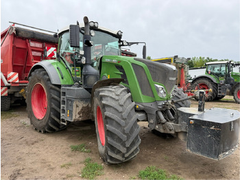Traktors FENDT 828 Vario