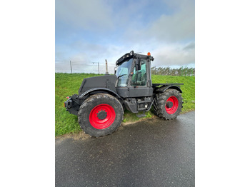 Traktors JCB