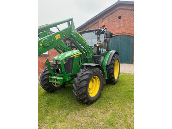Traktors JOHN DEERE 5100M