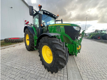 Traktors JOHN DEERE 6215R