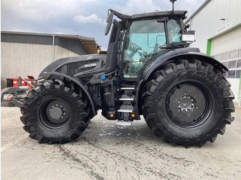 Traktors VALTRA