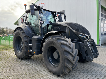 Traktors VALTRA