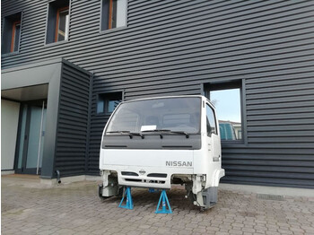 Kabīne un interjers NISSAN