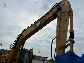 Kāpurķēžu ekskavators CAT 320CL excavator with hammer: foto 5