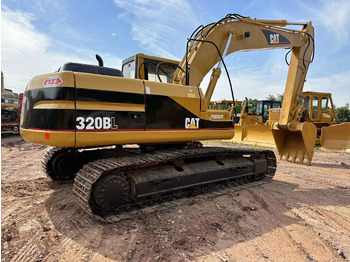 Kāpurķēžu ekskavators CATERPILLAR 320B