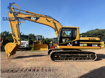 Kāpurķēžu ekskavators CATERPILLAR 320B