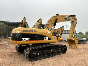 Kāpurķēžu ekskavators CATERPILLAR 320C: foto 2
