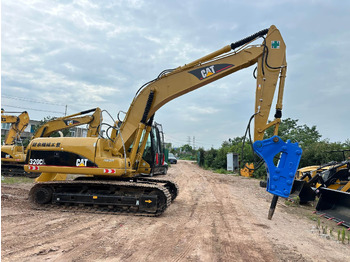 Kāpurķēžu ekskavators CATERPILLAR 320CL