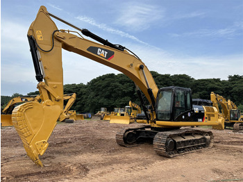 Kāpurķēžu ekskavators CATERPILLAR 330DL