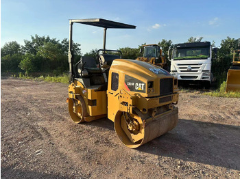 Veltnis CATERPILLAR CB24B