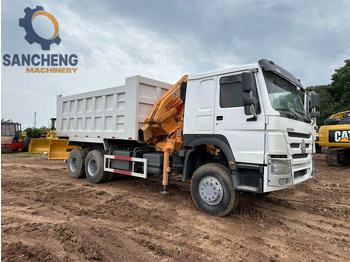 Kravas auto ar manipulatoru SINOTRUK HOWO