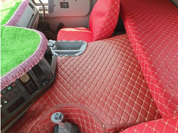 Vilcējs SINOTRUK Howo tractor unit 420hp 6x4: foto 5