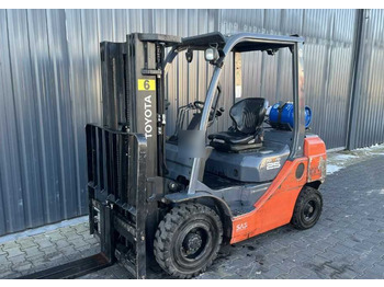 Gāzes iekrāvējs TOYOTA FGF 25