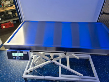 Ātrās palīdzības mašīna Mercedes-Benz RTW / Tierrettung / Tierarzt / OP: foto 4 Ātrās palīdzības mašīna Mercedes-Benz RTW / Tierrettung / Tierarzt / OP: foto 4