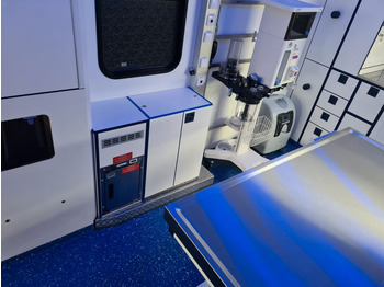 Ātrās palīdzības mašīna Mercedes-Benz RTW / Tierrettung / Tierarzt / OP: foto 3 Ātrās palīdzības mašīna Mercedes-Benz RTW / Tierrettung / Tierarzt / OP: foto 3