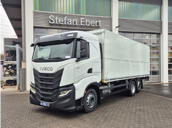 Kravas automašīna dzērienu pārvadāšanai IVECO