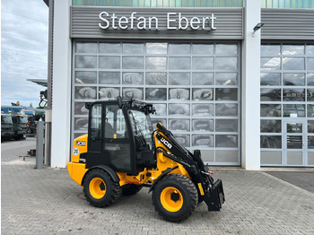 Riteņu iekrāvējs JCB 403
