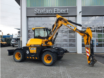 Riteņu ekskavators JCB