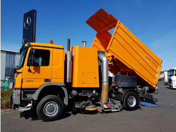 Ielu tīrīšanas mašīna Mercedes-Benz Actros 2032 A 4x4 Bucher STKF 9500 Airport: foto 2