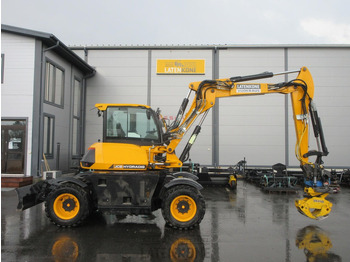 Riteņu ekskavators JCB