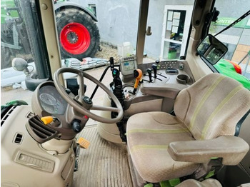 Traktors JOHN DEERE