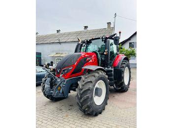 Traktors VALTRA T154