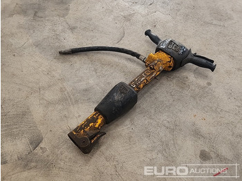 Asfalta ieklāšanas tehnika JCB