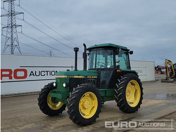 Traktors JOHN DEERE 2250